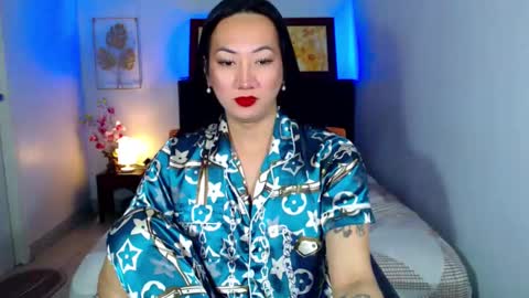 QUEEN online show from January 2025 05:23:02 AM