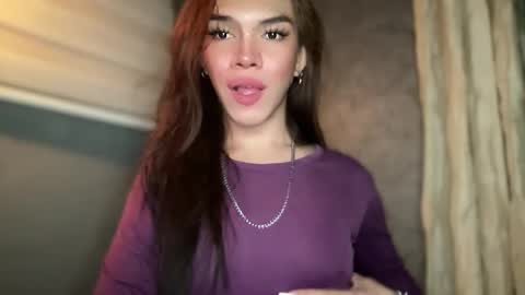 Snapshot of queenn_xxx chatting on November 2025 10:52:02 PM QUEEN online show from November 2025 10:52:02 PM