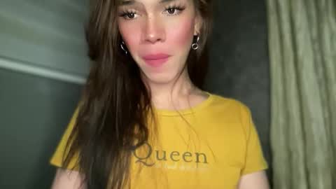 Snapshot of queenn_xxx chatting on November 2025 07:46:02 PM QUEEN online show from November 2025 07:46:02 PM