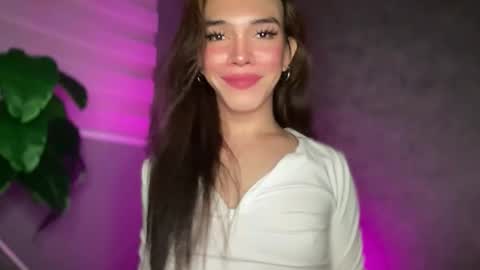 Snapshot of queenn_xxx chatting on December 2025 10:27:02 PM QUEEN online show from December 2025 10:27:02 PM