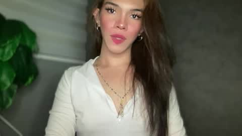 Snapshot of queenn_xxx chatting on December 2025 02:09:02 AM QUEEN online show from December 2025 02:09:02 AM