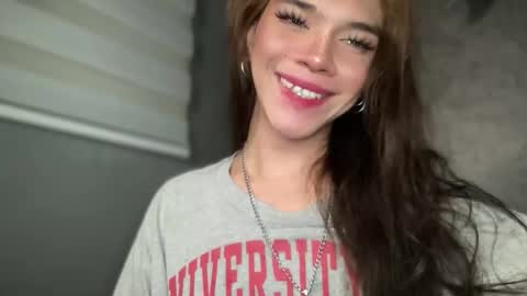 Snapshot of queenn_xxx chatting on January 2026 03:08:02 AM QUEEN online show from January 2026 03:08:02 AM