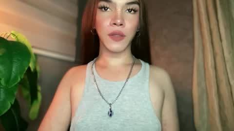 Snapshot of queenn_xxx chatting on February 2026 09:30:01 AM QUEEN online show from February 2026 09:30:01 AM