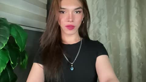 Snapshot of queenn_xxx chatting on February 2026 11:30:02 PM QUEEN online show from February 2026 11:30:02 PM