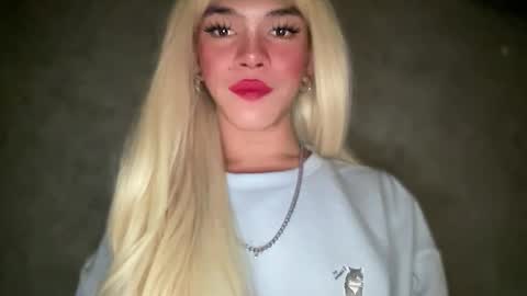 Snapshot of queenn_xxx chatting on February 2026 11:22:01 PM QUEEN online show from February 2026 11:22:01 PM