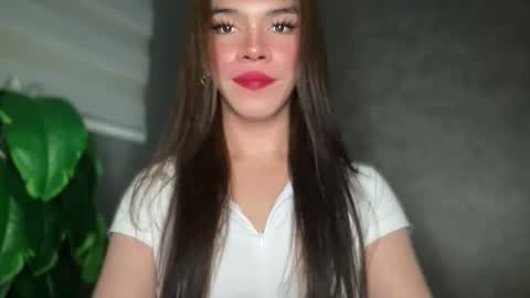 Snapshot of queenn_xxx chatting on February 2026 08:20:02 PM QUEEN online show from February 2026 08:20:02 PM