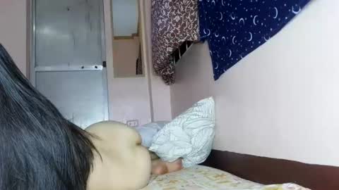 Snapshot of queennbbee chatting on June 2026 02:43:01 PM queennbbee online show from June 2026 02:43:01 PM