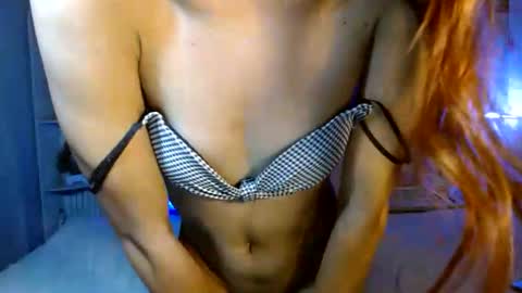 queennira online show from May 2026 03:45:02 AM
