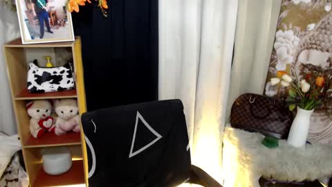 Snapshot of queenofcum169xx chatting on February 2025 05:46:02 PM Mikka online show from February 2025 05:46:02 PM