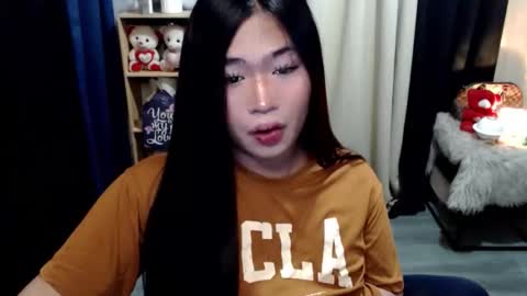 Snapshot of queenofcum169xx chatting on November 2025 06:52:02 PM Mikka online show from November 2025 06:52:02 PM