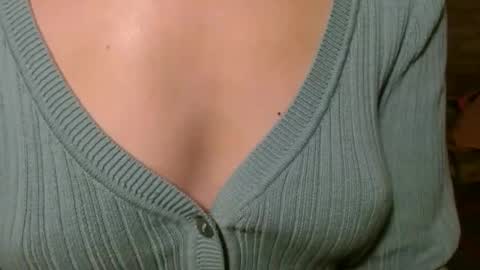 queenoftenderness online show from April 2026 06:19:01 PM