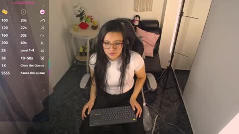 Snapshot of queenrose94 chatting on April 2026 03:13:01 PM queenrose94 online show from April 2026 03:13:01 PM