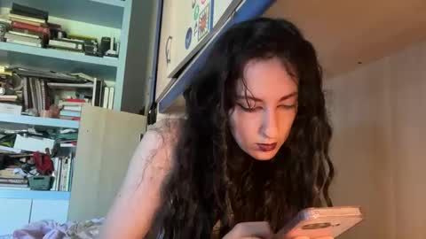 queenselket online show from April 2026 10:28:02 AM