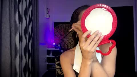 ValentinaMoone online show from December 2025 06:05:02 PM