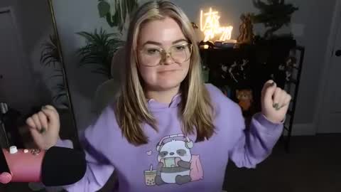 Bri online show from October 2025 01:06:01 AM