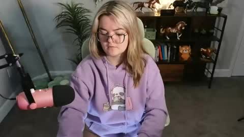 Bri online show from November 2025 03:04:01 AM