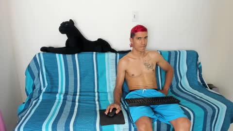 Snapshot of quinnandpuma chatting on January 2025 03:20:01 AM QuinnAndPuma online show from January 2025 03:20:01 AM