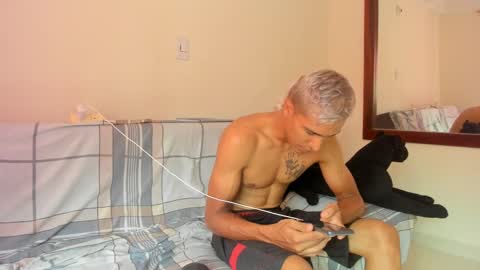 Snapshot of quinnandpuma chatting on March 2025 09:07:02 PM QuinnAndPuma online show from March 2025 09:07:02 PM