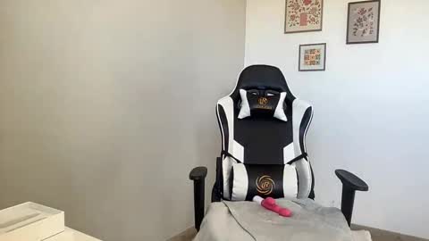 Quinnyelena online show from October 2025 09:22:01 AM