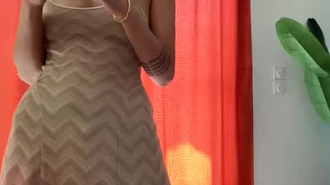 Snapshot of quinnyelena chatting on May 2026 10:31:02 AM Quinnyelena online show from May 2026 10:31:02 AM