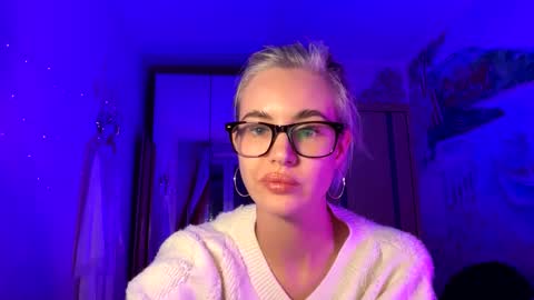 qusi28 online show from February 2025 06:56:02 PM