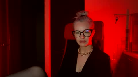 qusi28 online show from February 2025 10:48:02 PM