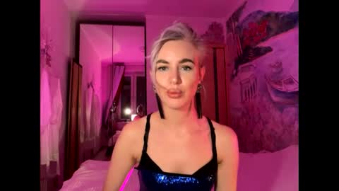 qusi28 online show from February 2025 11:56:02 PM