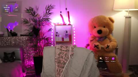 Nova Hollis online show from February 2026 04:43:02 AM