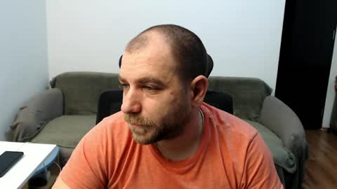 R0bila online show from April 2026 10:03:01 PM