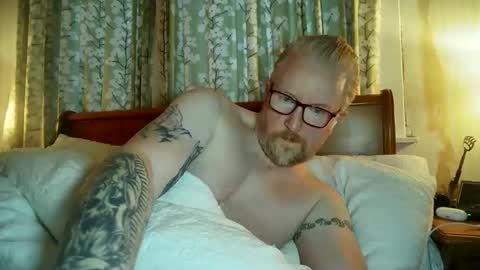 Snapshot of r_o_h_a_n_r_o_o_m chatting on December 2025 10:32:02 AM r_o_h_a_n_r_o_o_m online show from December 2025 10:32:02 AM