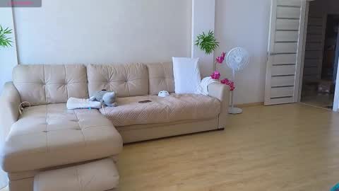 Jess  John online show from September 2025 10:04:02 AM