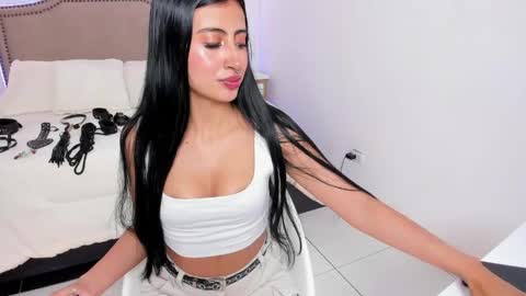 RACHEL ES online show from April 2026 07:25:02 AM