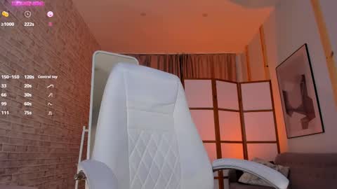 Snapshot of rachel_kelly chatting on February 2025 02:39:02 AM Rachel Kelly online show from February 2025 02:39:02 AM