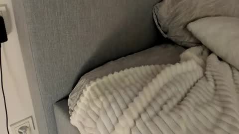 Sherryl online show from December 2025 09:11:02 PM