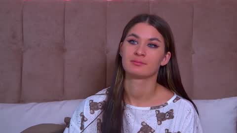 RachellSimpson online show from January 2025 07:30:01 AM