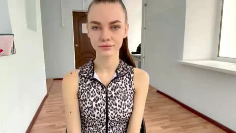 Snapshot of rachelpoisso chatting on October 2025 08:14:02 AM Rachel online show from October 2025 08:14:02 AM