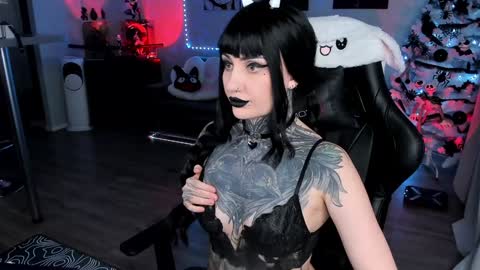 Snapshot of rachelqueen_ chatting on February 2025 02:10:01 PM Miko Pleasee help me get 100 likes online show from February 2025 02:10:01 PM