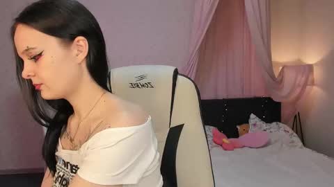 Snapshot of radiantrosee chatting on October 2025 11:10:01 AM Cassie online show from October 2025 11:10:01 AM