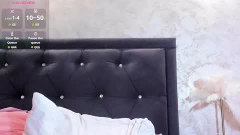 Snapshot of raelledarkstar chatting on February 2026 09:02:01 PM raelledarkstar online show from February 2026 09:02:01 PM