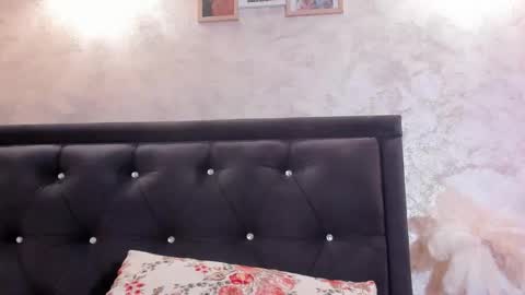 Snapshot of raelledarkstar chatting on March 2026 01:05:02 PM raelledarkstar online show from March 2026 01:05:02 PM