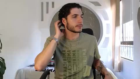 R A F A E L online show from November 2025 08:53:02 PM