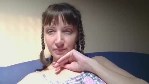 Rafaella online show from April 2026 01:23:01 PM