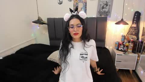 Snapshot of raia_ chatting on April 2026 03:02:01 AM Raia online show from April 2026 03:02:01 AM