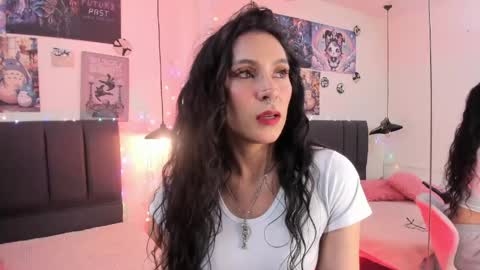 Snapshot of raia_ chatting on May 2026 03:35:02 AM Raia online show from May 2026 03:35:02 AM