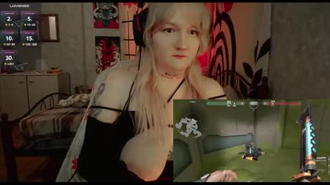 Snapshot of raiingurl chatting on February 2025 09:43:02 PM Kate online show from February 2025 09:43:02 PM