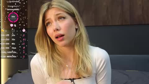 Snapshot of rainauge chatting on February 2025 10:59:02 PM Lisa online show from February 2025 10:59:02 PM