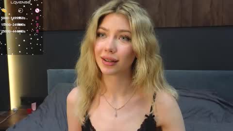 Snapshot of rainauge chatting on February 2025 11:54:01 PM Lisa online show from February 2025 11:54:01 PM