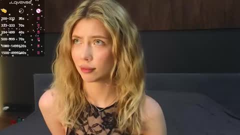 Snapshot of rainauge chatting on February 2025 09:24:02 PM Lisa online show from February 2025 09:24:02 PM