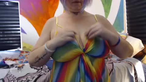 RainbowNLucky online show from November 2025 06:41:02 PM