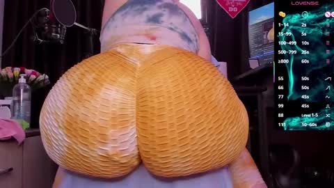 Laura online show from March 2025 04:15:02 AM